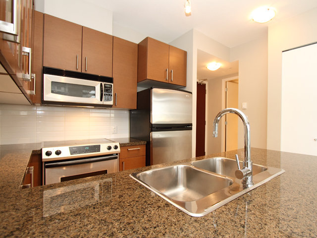 # 1204 2355 MADISON AV, Burnaby - V870166