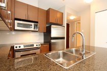 # 1204 2355 MADISON AV, Burnaby - V870166
