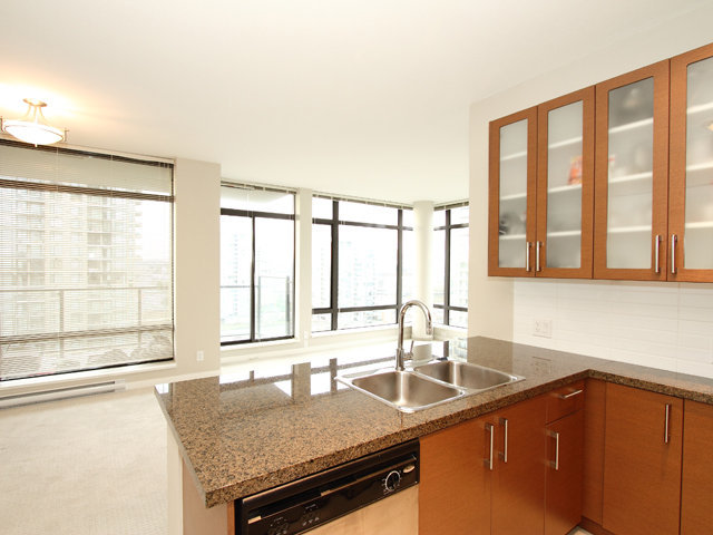 # 1204 2355 MADISON AV, Burnaby - V870166