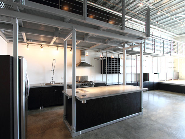 # 217 1220 E PENDER ST, Vancouver - V880396