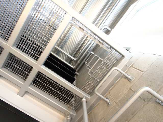 # 217 1220 E PENDER ST, Vancouver - V880396