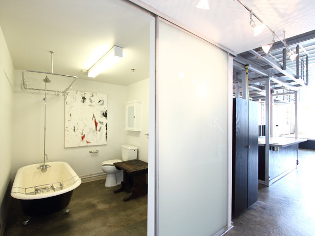 # 217 1220 E PENDER ST, Vancouver - V880396