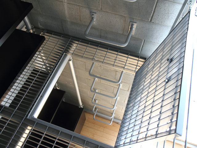 # 217 1220 E PENDER ST, Vancouver - V880396