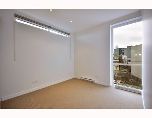 # 610 256 E 2ND AV, Vancouver - V804264
