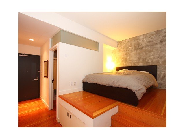 # 202 310 WATER ST, Vancouver - V832892