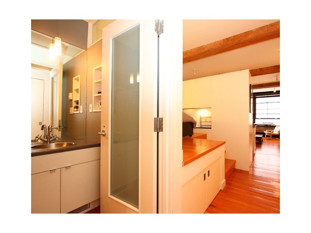 # 202 310 WATER ST, Vancouver - V832892