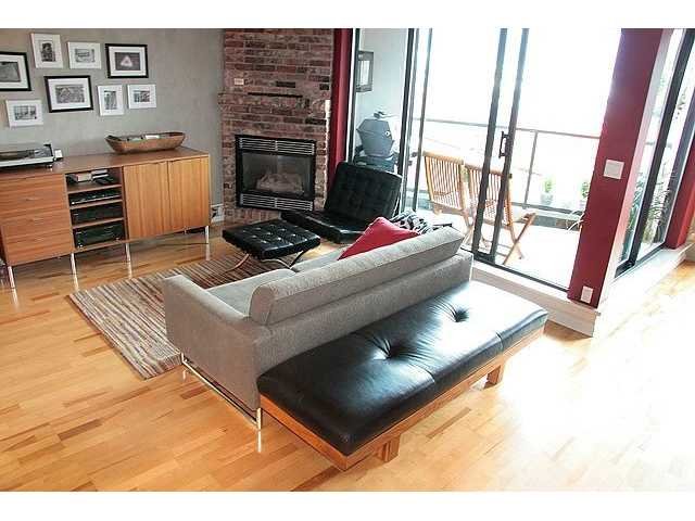 # 402 27 ALEXANDER ST, Vancouver - V837994