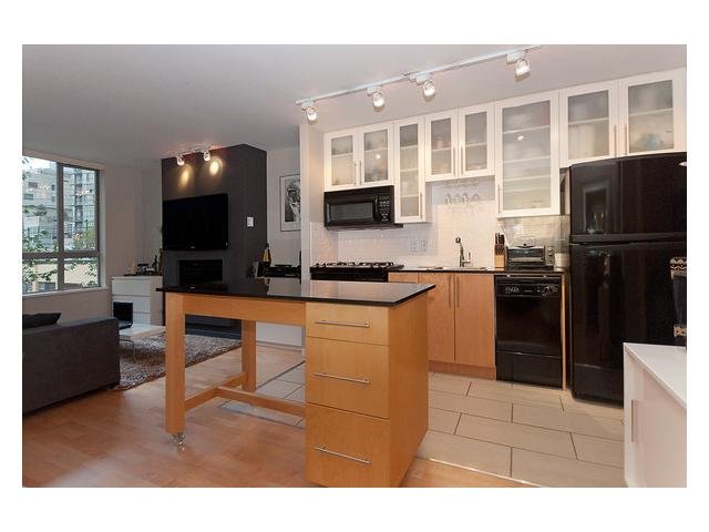 # 301 1225 RICHARDS ST, Vancouver - V851822