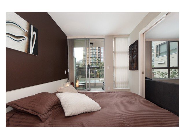 # 301 1225 RICHARDS ST, Vancouver - V851822