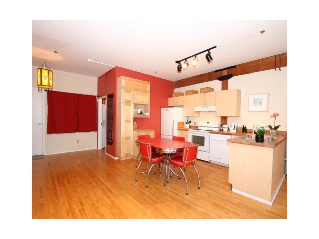 # 204 2556 E HASTINGS ST, Vancouver - V854448