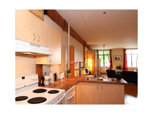 # 204 2556 E HASTINGS ST, Vancouver - V854448