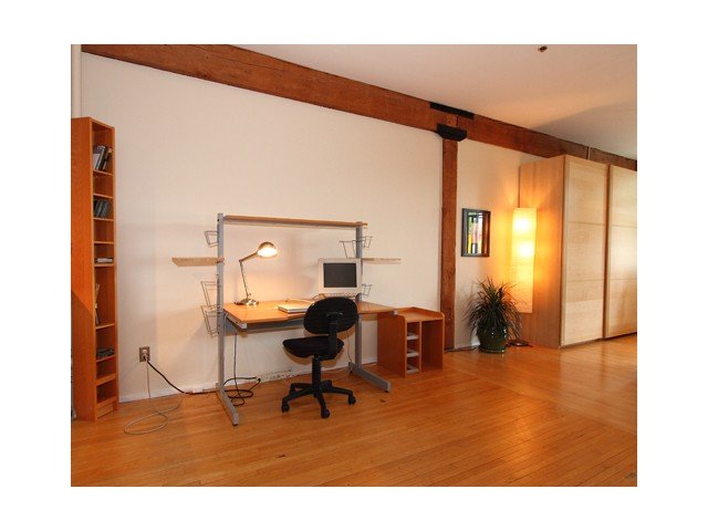 # 204 2556 E HASTINGS ST, Vancouver - V854448