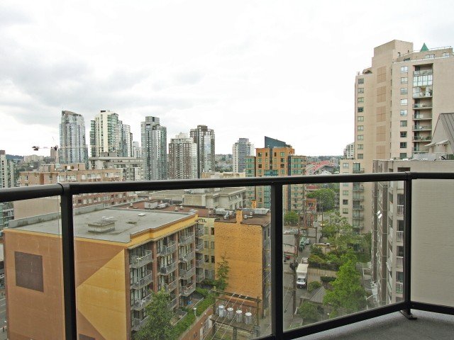 # 1009 1212 HOWE ST, Vancouver - V855095