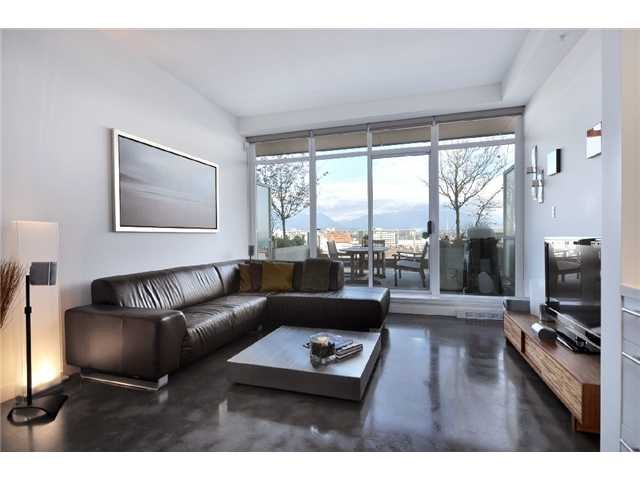 # 605 256 E 2ND AV, Vancouver - V879984