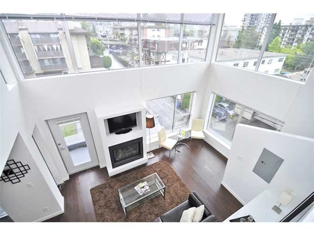 # PH2 1288 CHESTERFIELD AV, North Vancouver - V882185