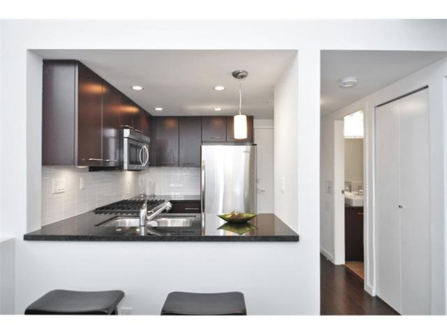 # PH2 1288 CHESTERFIELD AV, North Vancouver - V882185