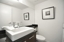 # PH2 1288 CHESTERFIELD AV, North Vancouver - V882185
