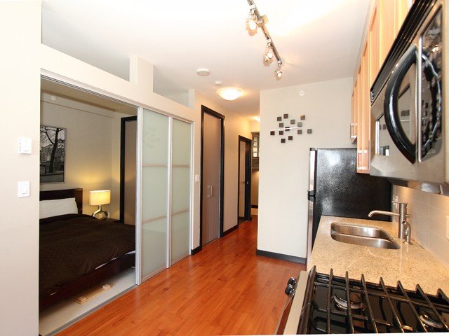 # 304 2055 YUKON ST, Vancouver - V884029