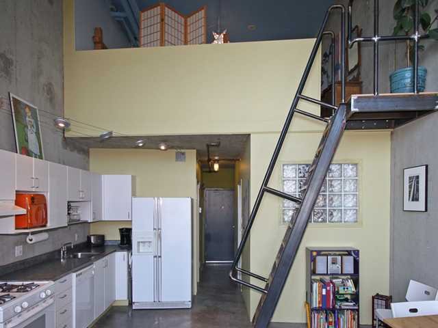 # 218 289 ALEXANDER ST, Vancouver - V906058