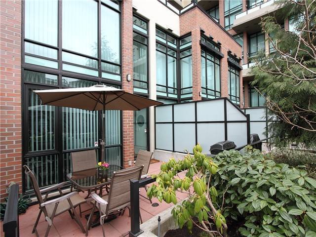 # 110 10 RENAISSANCE SQ, New Westminster - V933157