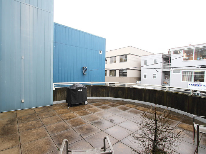 # 306 338 W 8TH AV, Vancouver - V1002828