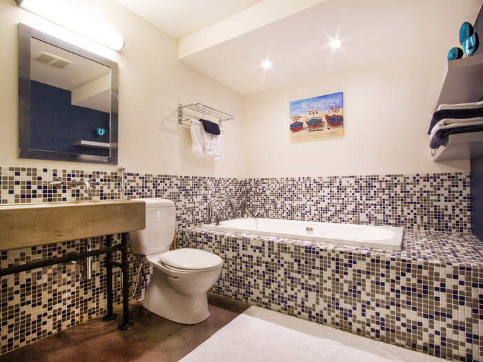 # 301 1220 E PENDER ST, Vancouver - V1073442