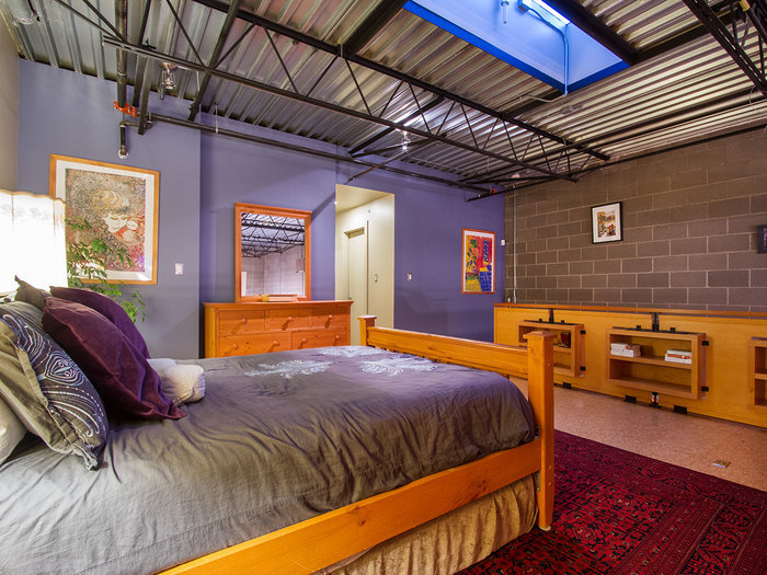 # 301 1220 E PENDER ST, Vancouver - V1073442