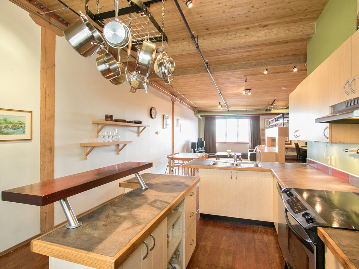 324 2556 E HASTINGS STREET, Vancouver - R2163489