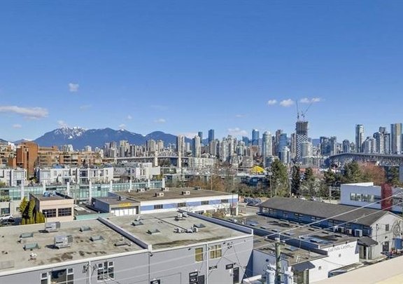 215 1635 W 3RD AVENUE, Vancouver - R2248600